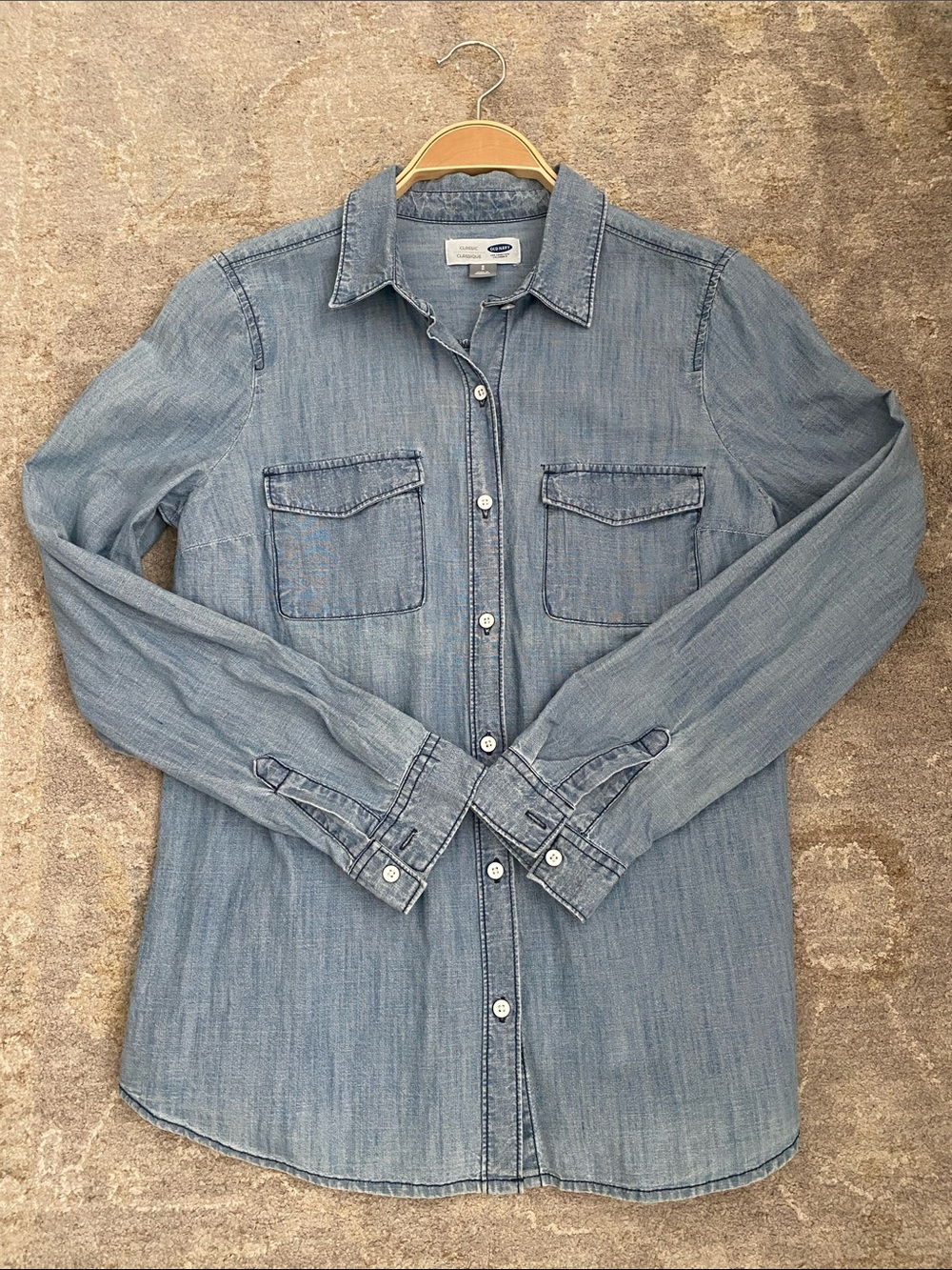 Old Navy Classic Chambray Button Down Shirt Small